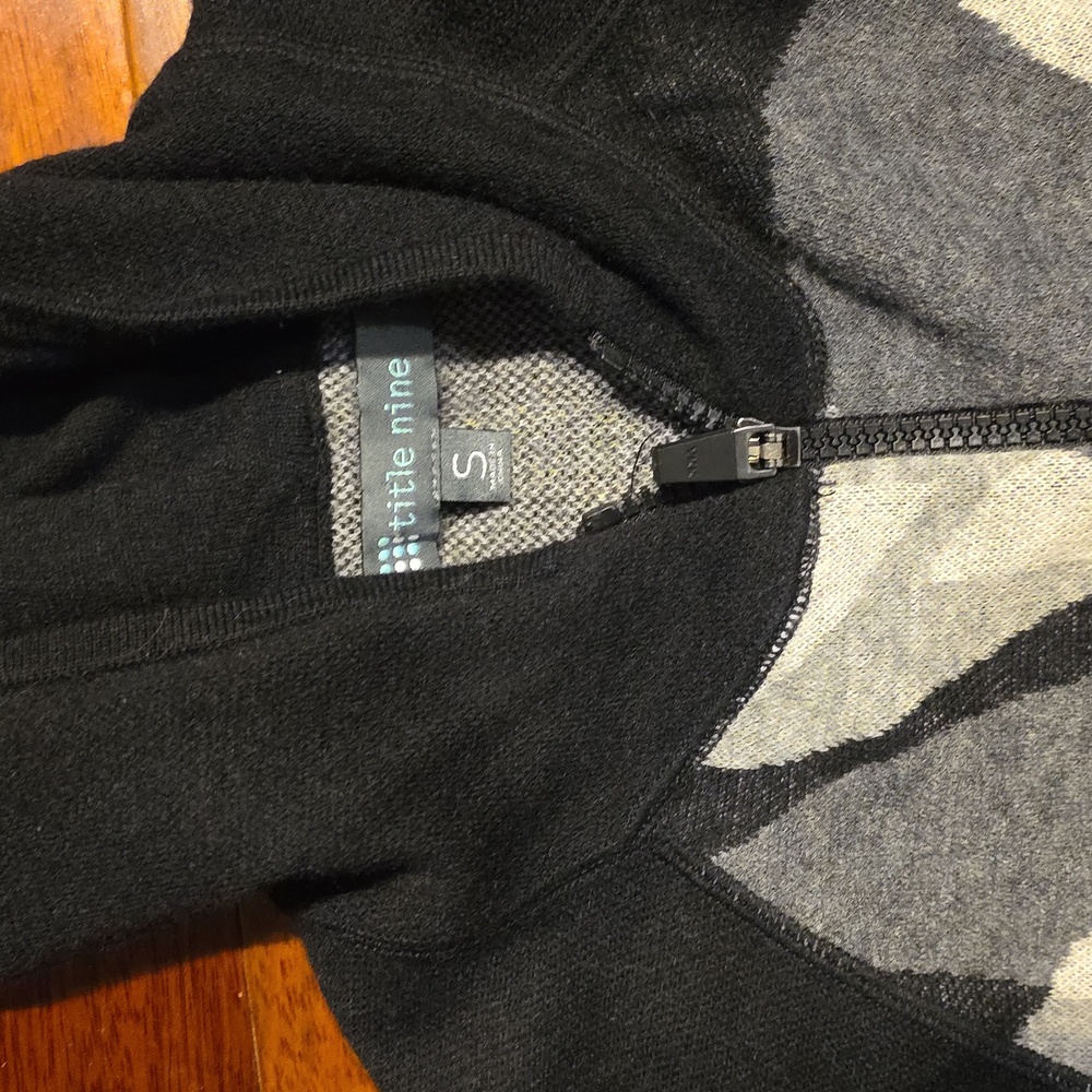 Title Nine Grey Patterned - image 2